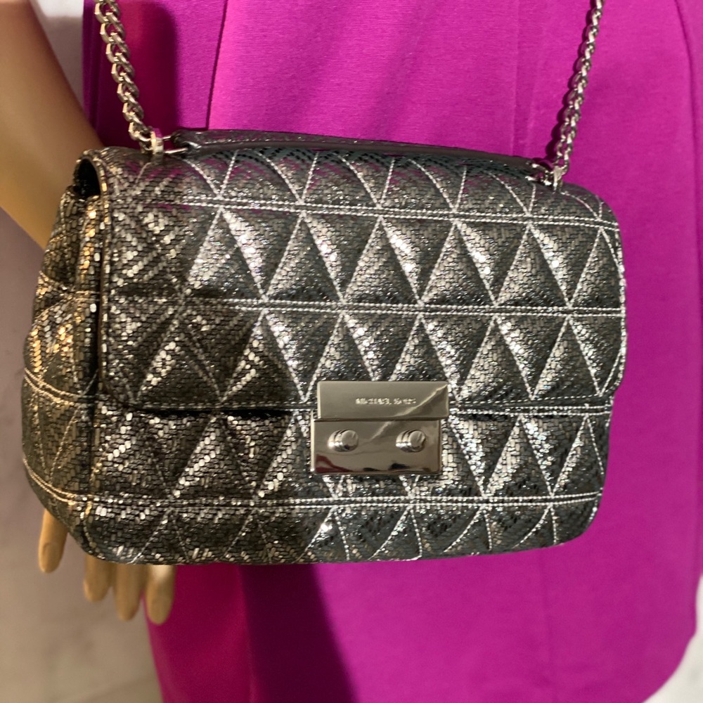 silver michael kors bag - Picture 3 of 8